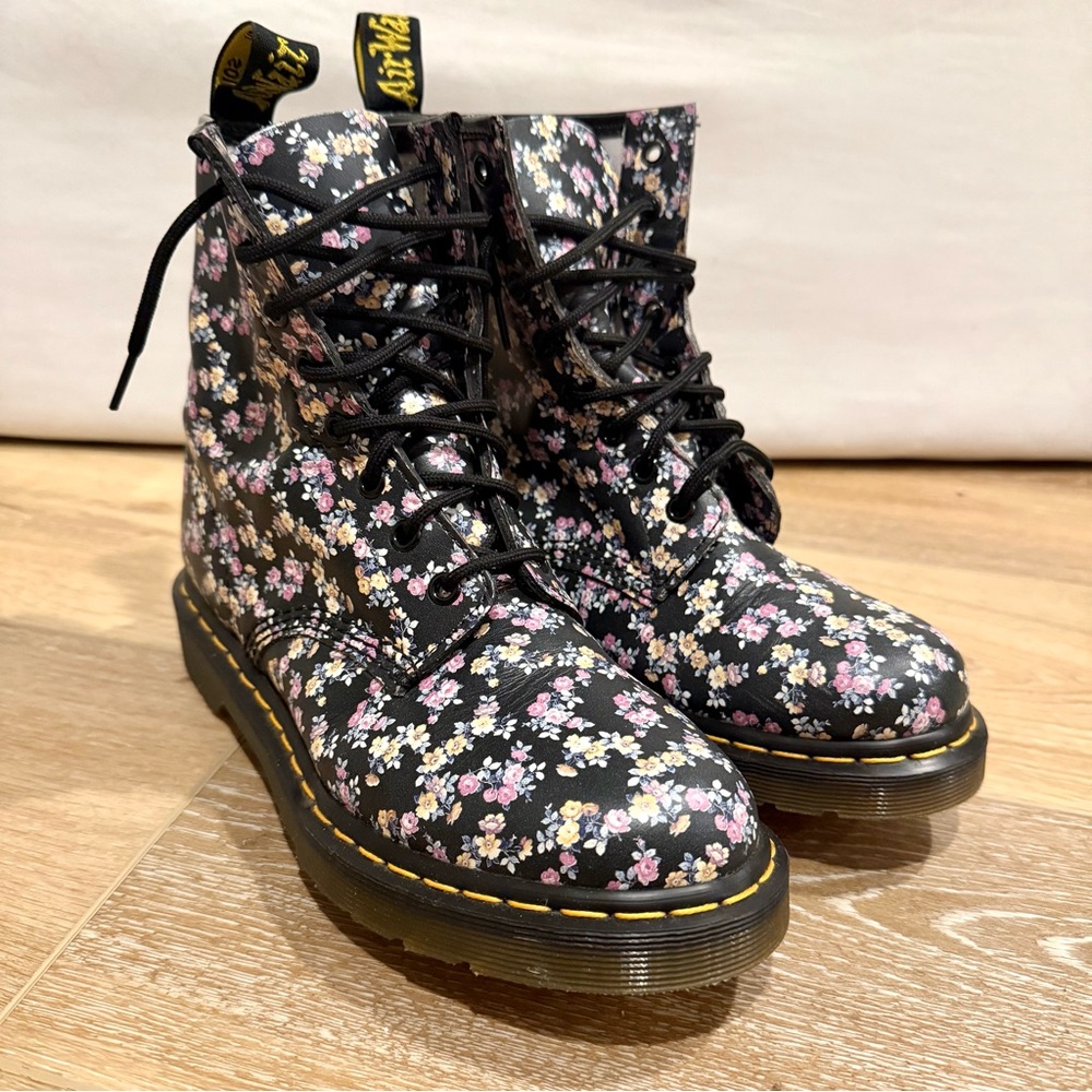 Dr. Martens 1460 Flower Combat Ankle Boots Womens 8